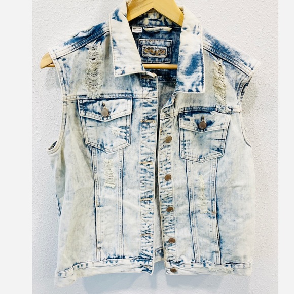 Jackets & Blazers - H&G Jeans Retro Light Wash Denim Distressed Jean Vest w/ Silver Buttons, Size L